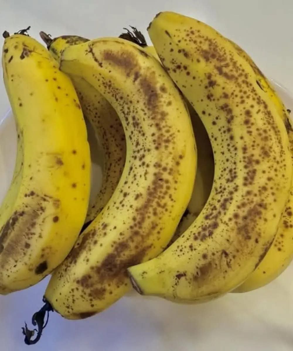 Des médecins révèlent que manger des bananes le soir entraîner… Voir plus bas 25 FB IMG 1781462780436